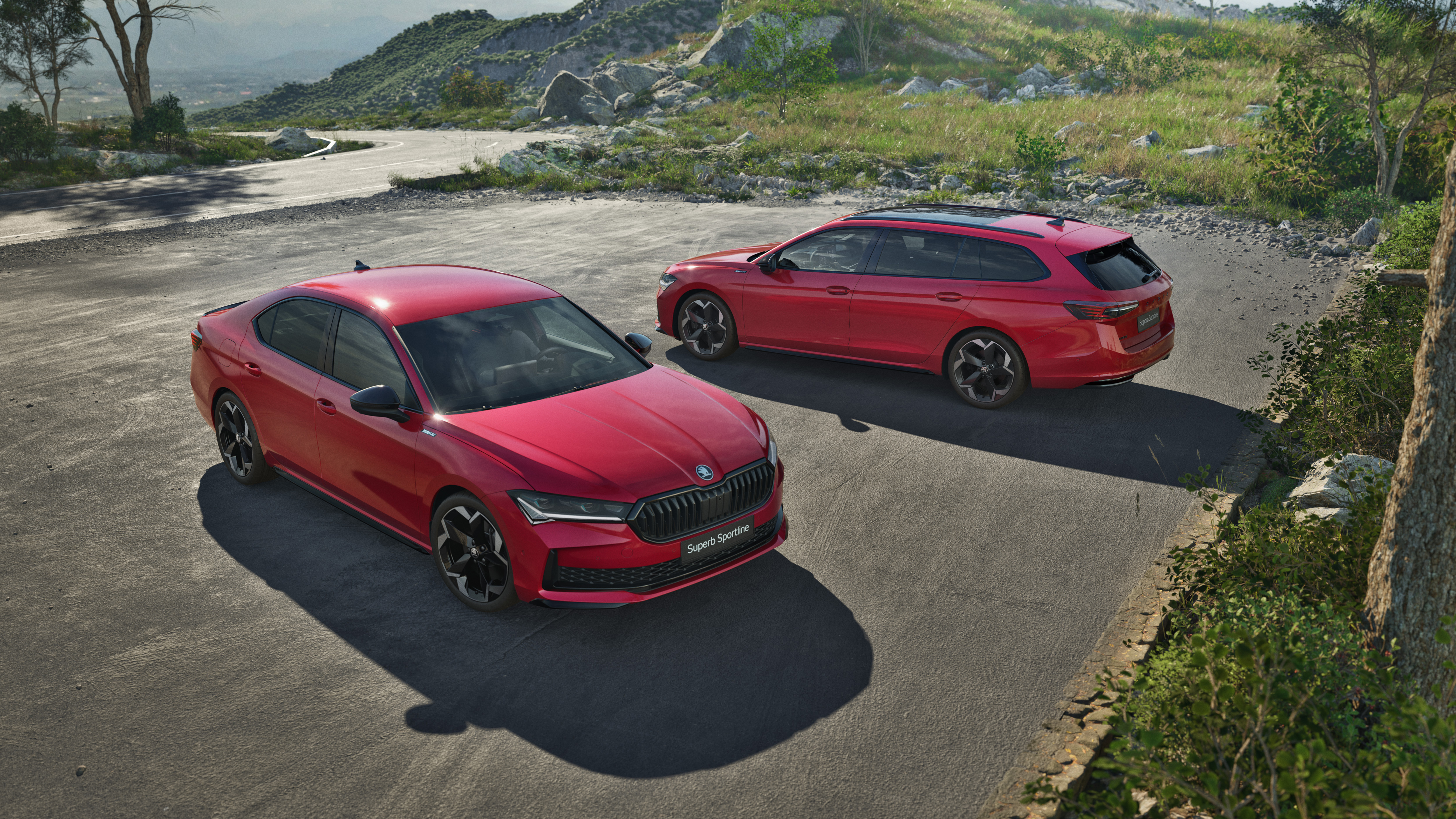 Superb Sportline: Elegantní sportovní vůz ve dvou karosářských verzích s  typickými černě lakovanými | Škoda Auto a.s.